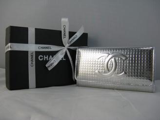 chanel スーパーコピー 財布代引き通販91764エナメル 銀白色 女性 クラッチ財布