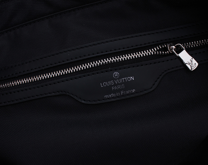  32628 エピ・レザー メンズ メッセンジャーバッグ ルイ·ヴィトン Louis Vuitton ブラック