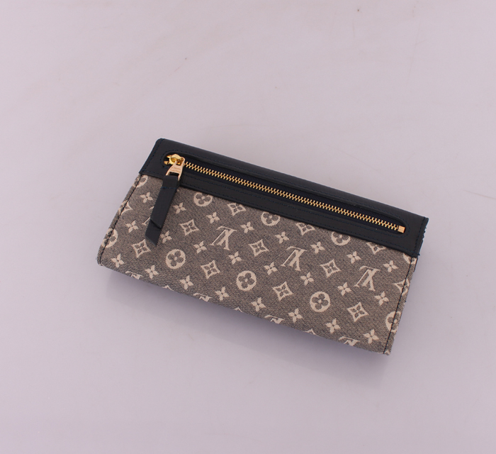 <b> メンズ クラッチバッグ エピ・レザー M60458 ルイ·ヴィトン Louis Vuitton ブルー</b>