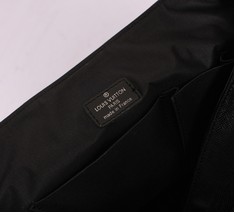  エピ・レザー ルイ·ヴィトン Louis Vuitton ブラック 32029 メンズ メッセンジャーバッグ