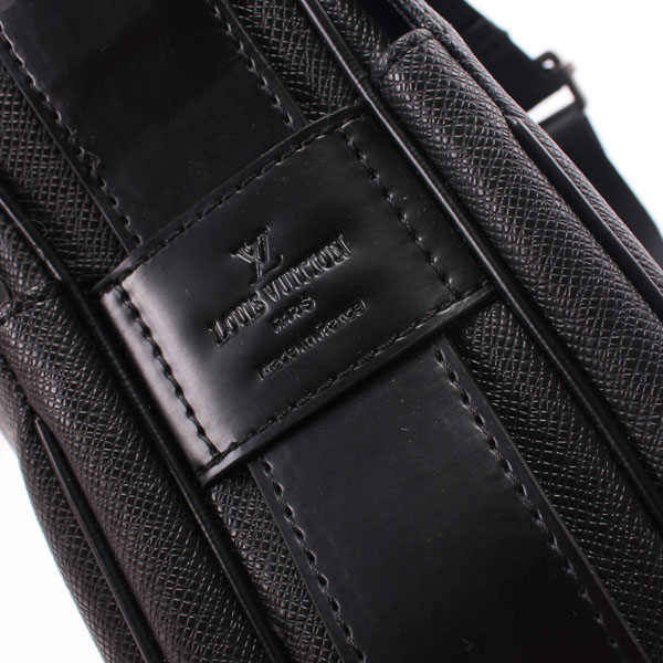  ルイ·ヴィトン Louis Vuitton ブラック エピ・レザー メンズ ショルダーバッグ メッセンジャーバッグ ECS005962