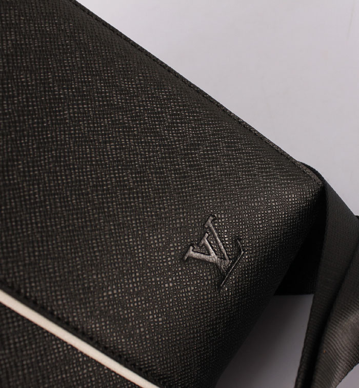  ルイ·ヴィトン Louis Vuitton ブラック メンズ メッセンジャーバッグ M32996 エピ・レザー