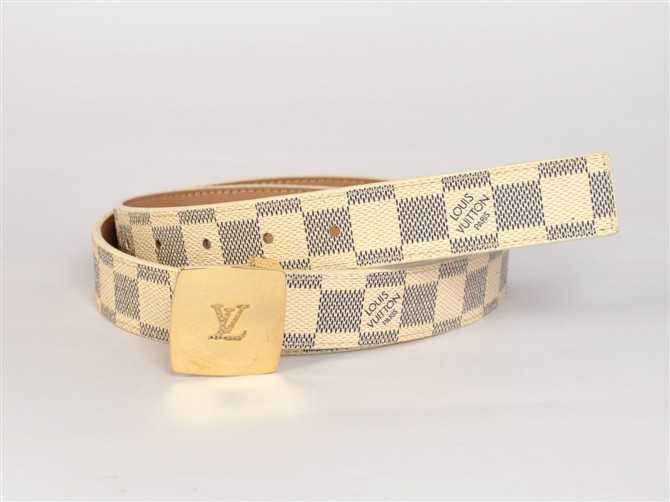 <b> ルイ·ヴィトン Louis Vuitton 男性女性 ユニセックス ベルト 白い N1005 専用牛革生地</b>