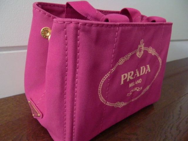 PRADA プラダ ショルダーストラップ付き ロゴ入りキャンバス トートバッグ CANAPA TPMサイズ FUXIA ピンク B2439G 新作