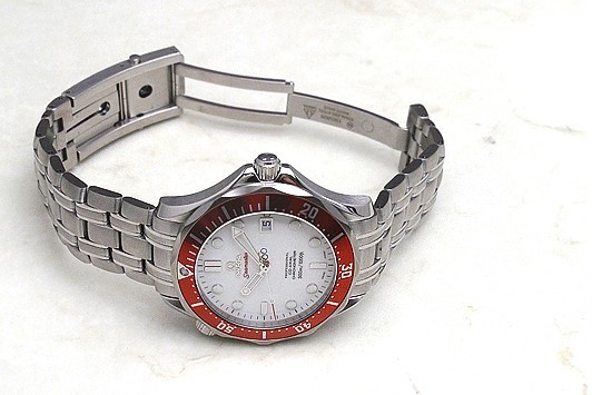 コピー腕時計 シーマスター３００バンクーバーオリンピック２０１０ 212.30.41.20.04.001コピー 販売