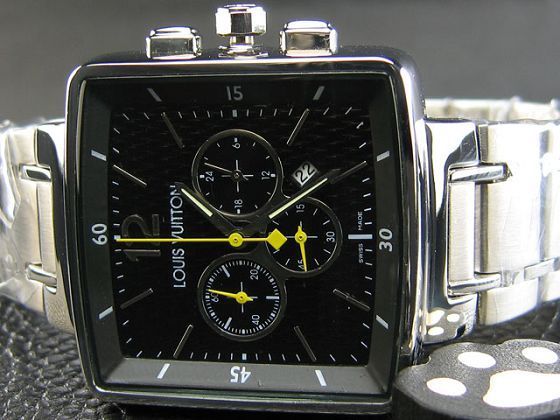 ルイヴィトン   時計  超美品腕時計ブラック文字盤 LV-001