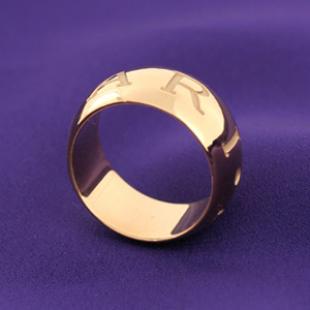 ブルガリ 偽物アクセサリー代引き口コミモノロゴ リング（指輪） イエローゴールド AN854529
