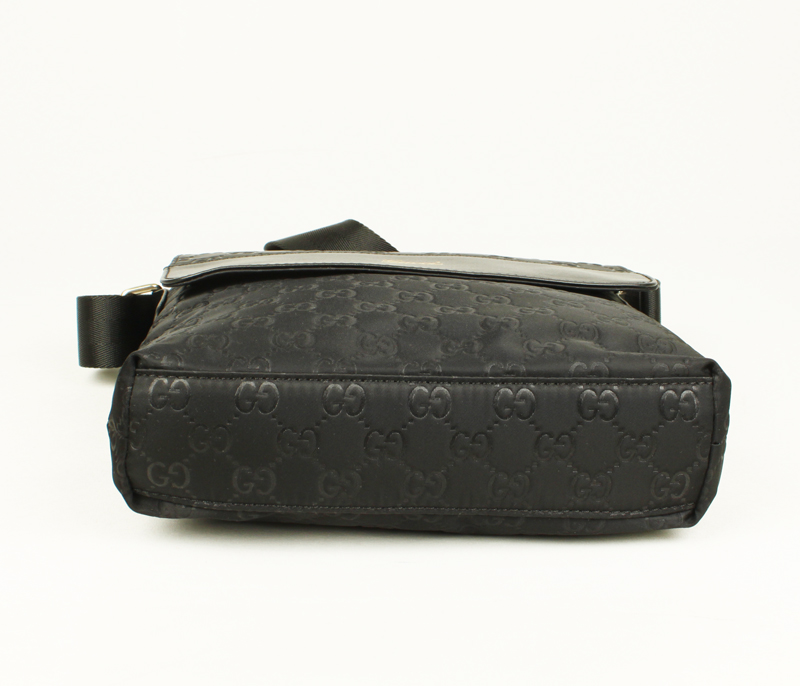  Gucci布革 GUCCIグッチ 男性 ショルダーバッグ メッセンジャーバッグ ブラック 298604